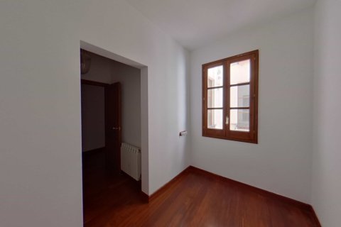 Apartment for sale in Barcelona, Spain 3 bedrooms, 115 sq.m. No. 167213 - photo 11