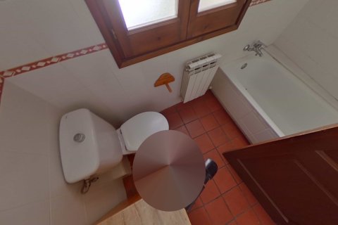 Apartment for sale in Barcelona, Spain 3 bedrooms, 115 sq.m. No. 167213 - photo 15