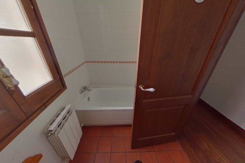 Apartment for sale in Barcelona, Spain 3 bedrooms, 115 sq.m. No. 167213 - photo 16