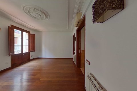 Apartment for sale in Barcelona, Spain 3 bedrooms, 115 sq.m. No. 167213 - photo 10