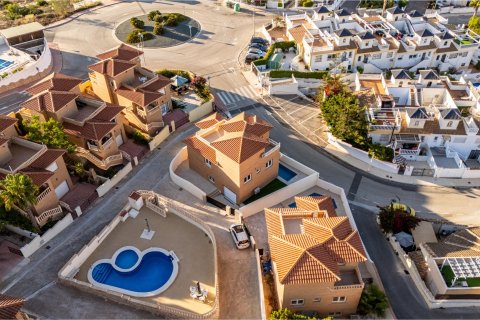 Villa for sale in Ciudad Quesada, Alicante, Spain 4 bedrooms, 199 sq.m. No. 142091 - photo 8