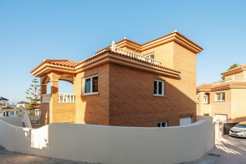 Villa for sale in Ciudad Quesada, Alicante, Spain 4 bedrooms, 199 sq.m. No. 142091 - photo 2