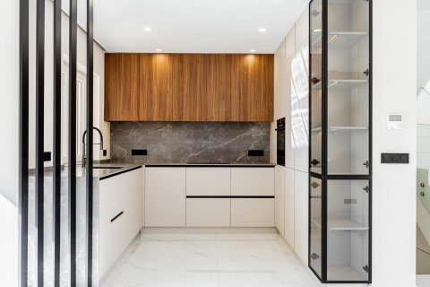 Villa for sale in Ciudad Quesada, Alicante, Spain 4 bedrooms, 199 sq.m. No. 142091 - photo 17