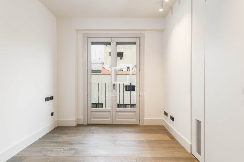 Dzīvoklis pārdošanā Barcelona, Spānijā 2 istabas, 90 m2 Nr. 150700 - attēls 27