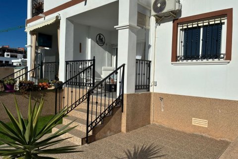 Apartament w Punta Prima, Alicante, Hiszpania 2 sypialnie, nr 147560 – zdjęcie 3
