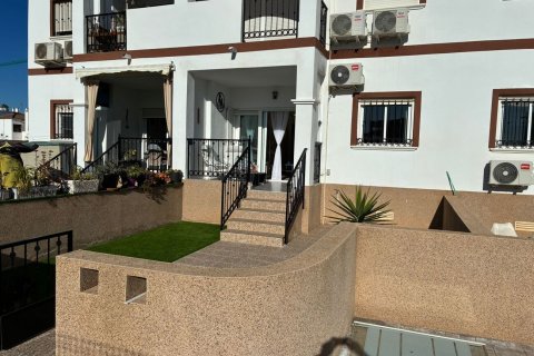 Apartament w Punta Prima, Alicante, Hiszpania 2 sypialnie, nr 147560 – zdjęcie 2