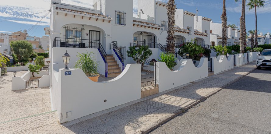 Villa a Alicante, Spagna 3 camere da letto, 107 mq. N° 147561