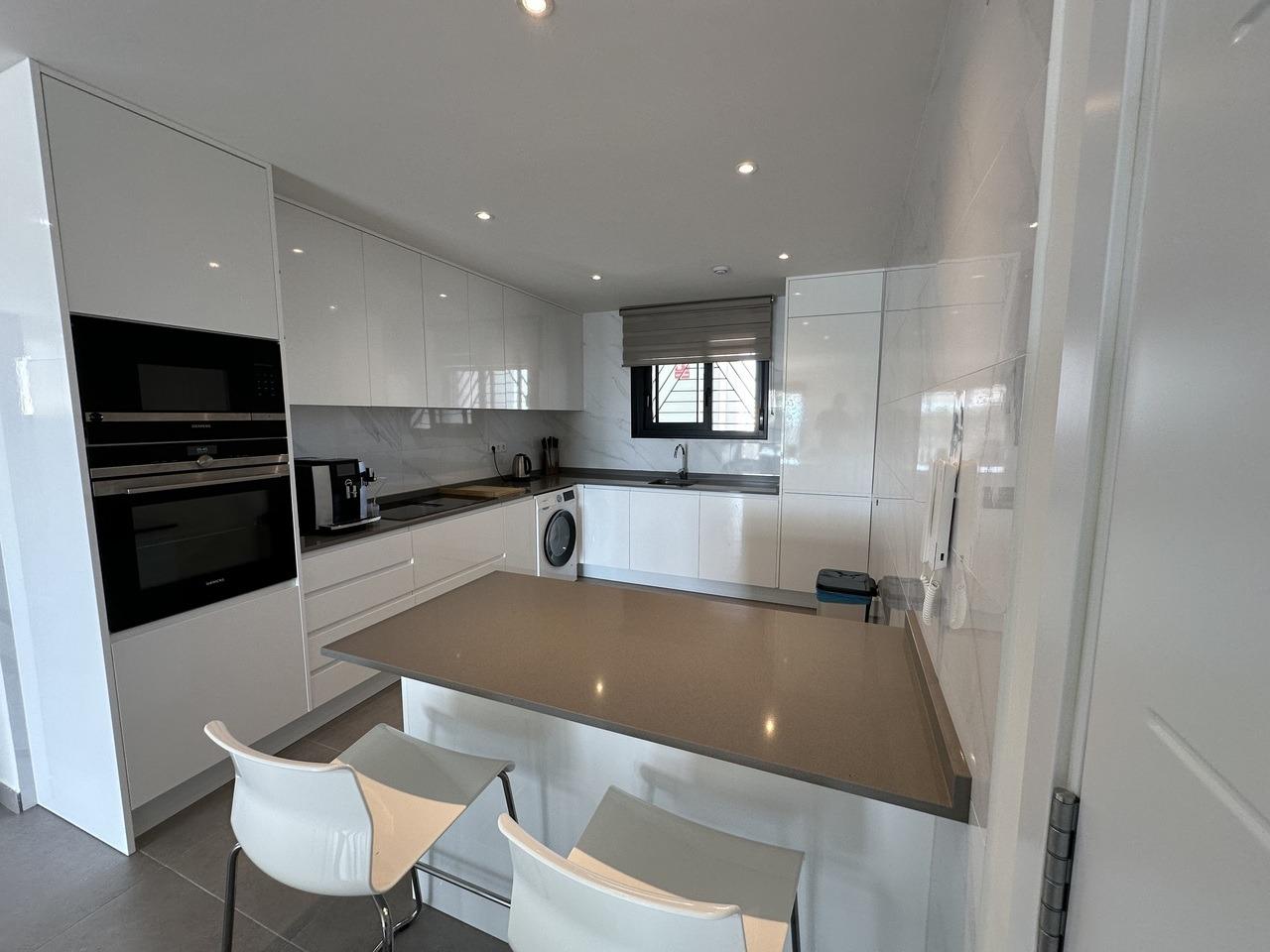 Huoneisto Villamartin, Alicante, Espanja 2 makuuhuonetta, 85 m2 No. 147555