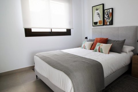 Villa for sale in Pilar de la Horadada, Alicante, Spain 4 bedrooms, 119 sq.m. No. 143516 - photo 8