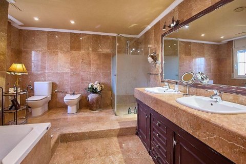 Сasa en venta en Tarragona, España 6 dormitorios, 500 m2 No. 167490 - foto 23