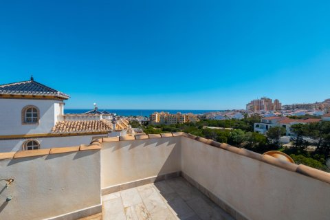 Villa till salu Torrevieja, Alicante, Spanien 3 sovrum, 97 kvm. Nr. 134403 - foto 23