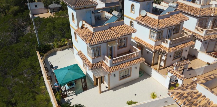 Villa Torrevieja, Alicante, España 3 dormitorios, 97 m2 No. 134403
