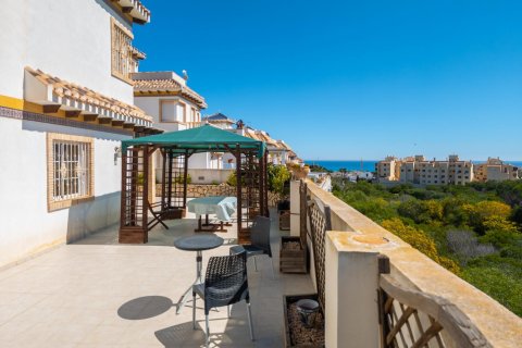 Villa en venta Torrevieja, Alicante, España 3 dormitorios, 97 m2 No. 134403 - foto 2