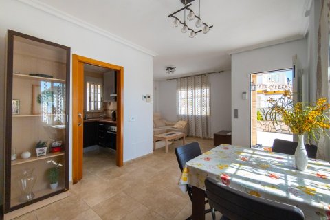 Villa en venta Torrevieja, Alicante, España 3 dormitorios, 97 m2 No. 134403 - foto 4