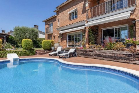 Casa in Spagna 5 camere da letto, 432 mq. N° 192069
