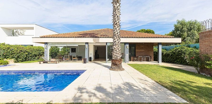 Casa a Esplugues de Llobregat, Barcelona, Spagna 4 camere da letto, 376 mq. N° 192065