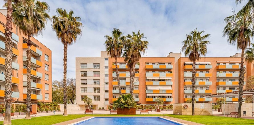 Apartamento en Barcelona, España 4 dormitorios, 126 m2 No. 192068