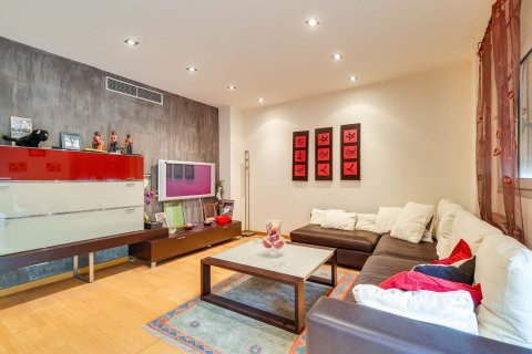Apartamento en venta en Barcelona, España 4 dormitorios, 126 m2 No. 192068 - foto 4