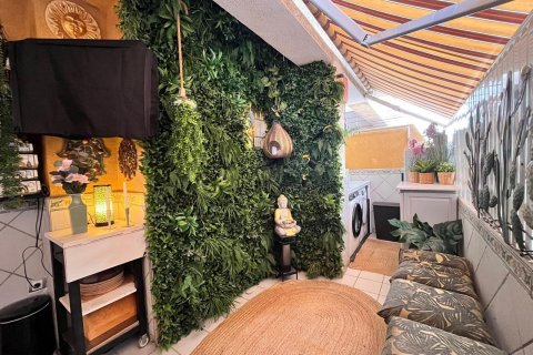 Kattohuoneisto myytävänä Torrevieja, Alicante, Espanja, 3 makuuhuonetta, 65 m2 No. 154560 - kuva 12