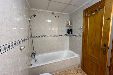 Lägenhet till salu i Torrevieja, Alicante, Spanien 3 sovrum, 110 kvm. Nr. 154561 - foto 22