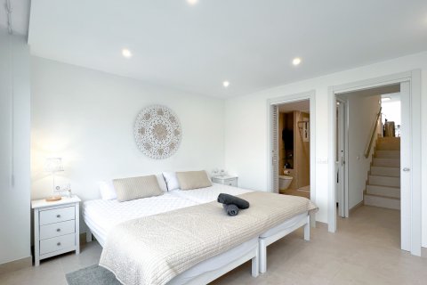 Penthouse for rent Alcudia, Mallorca, Spain 2 bedrooms, 101 sq.m. No. 111898 - photo 11