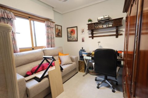 Bungalow en venta en Torrevieja, Alicante, España 2 dormitorios, 73 m2 No. 192009 - foto 11
