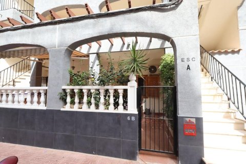 Bungalow en Torrevieja, Alicante, España 2 dormitorios, 73 m2 No. 192009