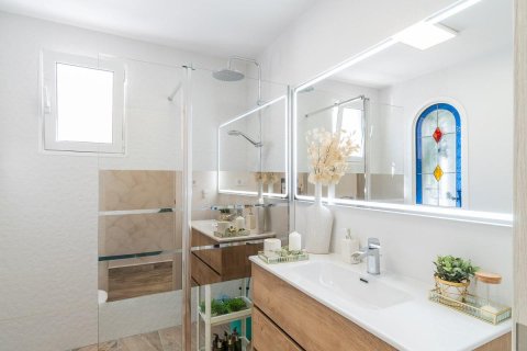 Villa en venta en Urbanización Las Filipinas, Alicante, España 4 dormitorios, 118 m2 No. 192013 - foto 19