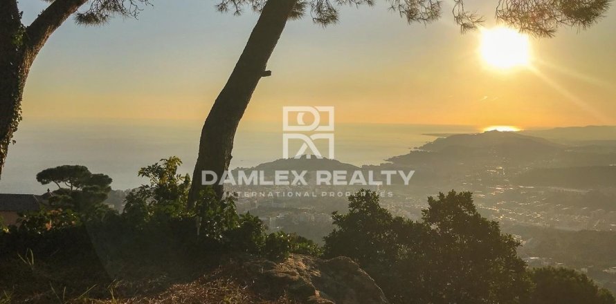 Land plot in Lloret de Mar, Girona, Spain 1000 sq.m. No. 177229