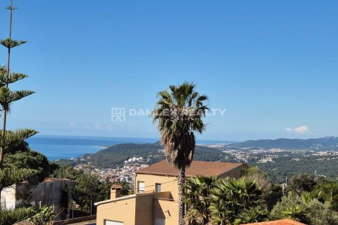 House à vendre à Lloret de Mar, Girona, Espagne, 3 chambres, No. 177225 - photo 2