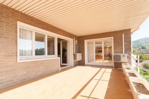 Villa à vendre Sant Just Desvern, Barcelona, Espagne, 4 chambres, 284 m2 No. 133491 - photo 13