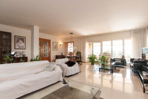 Villa à vendre Sant Just Desvern, Barcelona, Espagne, 4 chambres, 284 m2 No. 133491 - photo 10
