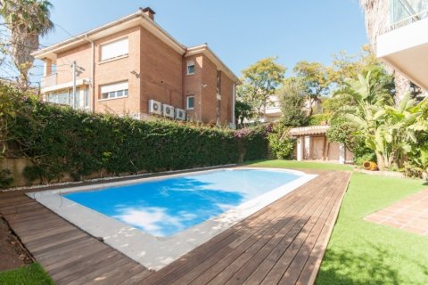 Villa à vendre Sant Just Desvern, Barcelona, Espagne, 4 chambres, 284 m2 No. 133491 - photo 15