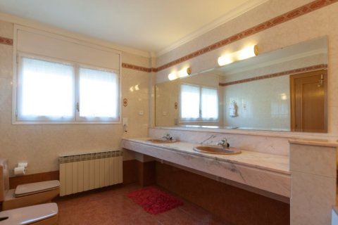 Villa à vendre Sant Just Desvern, Barcelona, Espagne, 4 chambres, 284 m2 No. 133491 - photo 27
