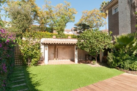 Villa à vendre Sant Just Desvern, Barcelona, Espagne, 4 chambres, 284 m2 No. 133491 - photo 16