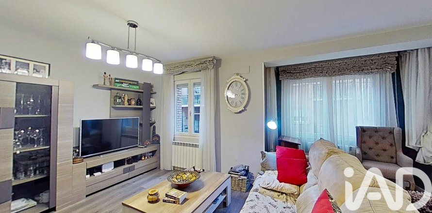 Квартира в Сарагоса, Испания 3 спальни, 141м2 №152473