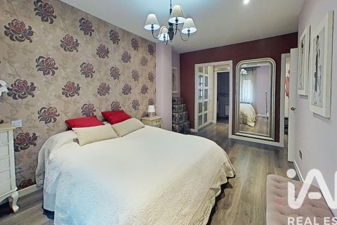 Продажа квартиры в Сарагоса, Испания 3 спальни, 141м2 №152473 - фото 4