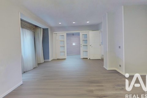 Продажа квартиры в Сарагоса, Испания 3 спальни, 141м2 №152473 - фото 18