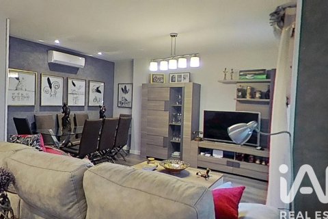 Продажа квартиры в Сарагоса, Испания 3 спальни, 141м2 №152473 - фото 2