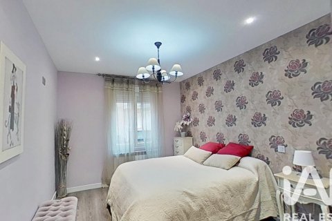 Продажа квартиры в Сарагоса, Испания 3 спальни, 141м2 №152473 - фото 24