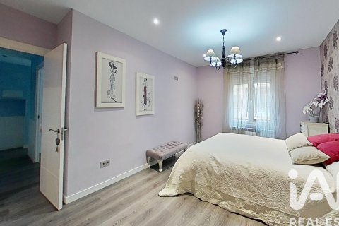 Продажа квартиры в Сарагоса, Испания 3 спальни, 141м2 №152473 - фото 25