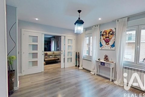 Продажа квартиры в Сарагоса, Испания 3 спальни, 141м2 №152473 - фото 19