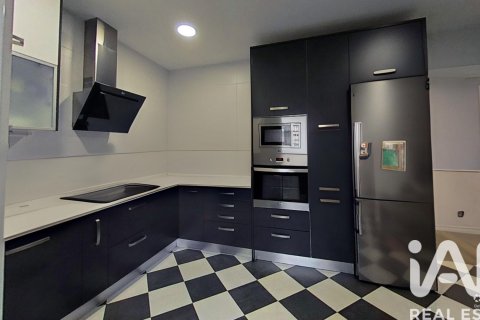 Продажа квартиры в Сарагоса, Испания 3 спальни, 141м2 №152473 - фото 10