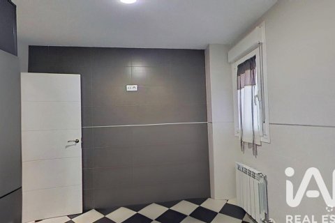 Продажа квартиры в Сарагоса, Испания 3 спальни, 141м2 №152473 - фото 9