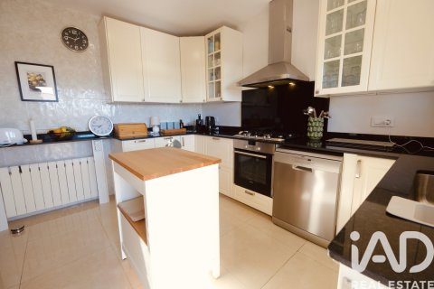 Talo myytävänä Roda de Berà, Tarragona, Espanja, 4 makuuhuonetta, 295 m2 No. 152469 - kuva 5