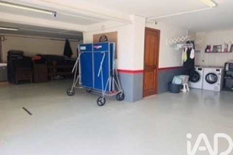 Talo myytävänä Roda de Berà, Tarragona, Espanja, 4 makuuhuonetta, 295 m2 No. 152469 - kuva 17