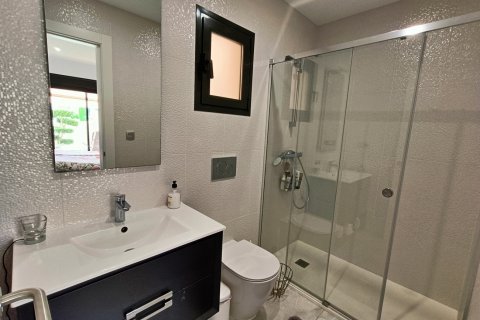 Apartment for sale in Alicante, Spain 2 bedrooms,  No. 148635 - photo 15