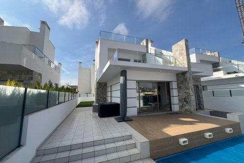 Villa à Los Alcazares, Murcia, Espagne 3 chambres, 126 m2 No. 148630
