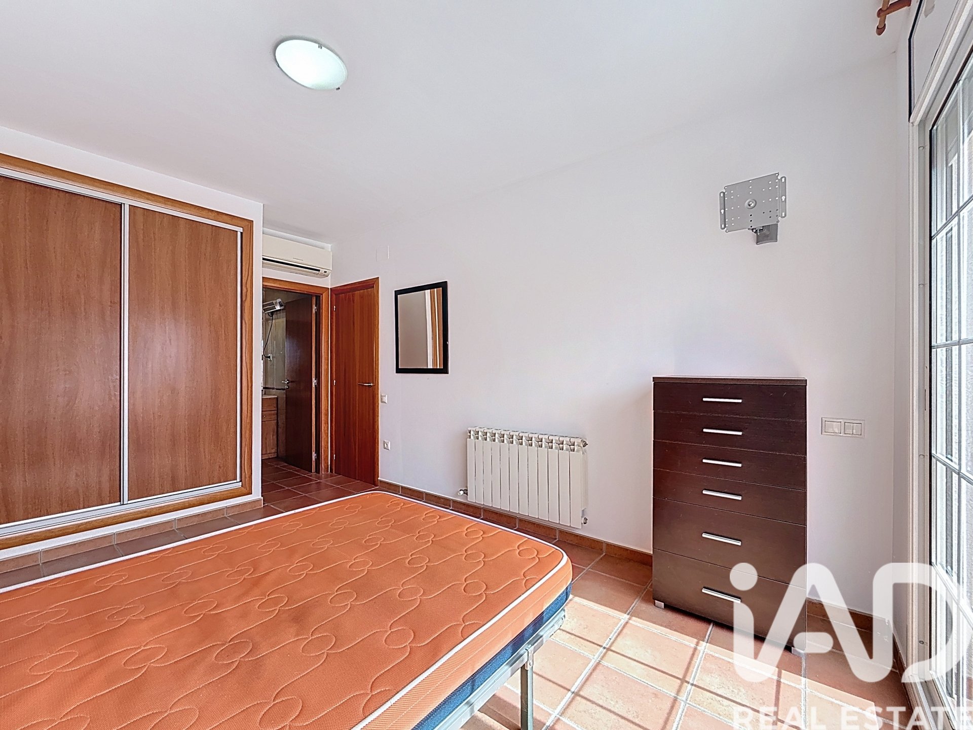Townhouse in Sant Jaume dels Domenys, Tarragona, Spain 4 bedrooms, 242 sq.m. No. 172764