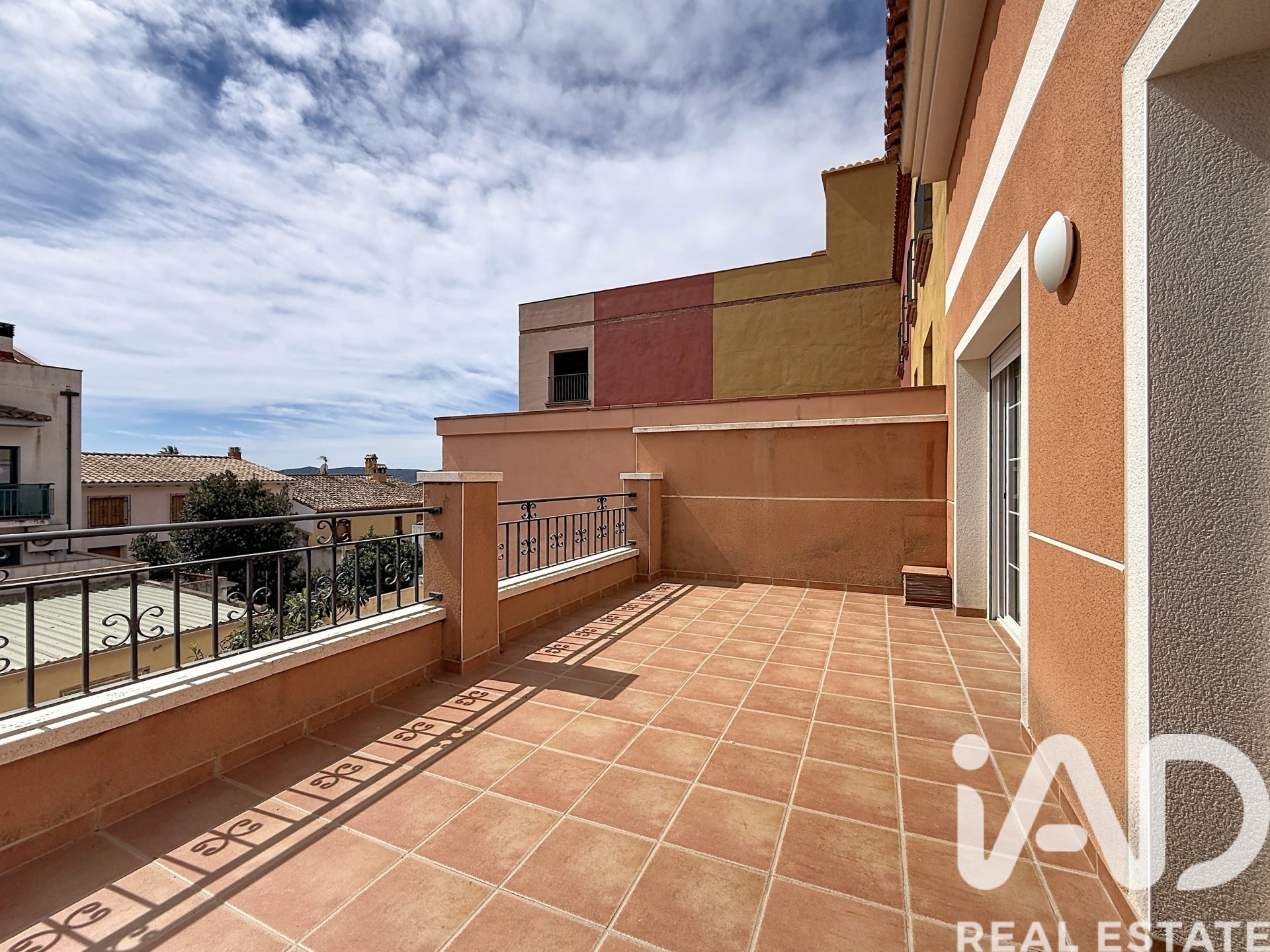 Townhouse in Sant Jaume dels Domenys, Tarragona, Spain 4 bedrooms, 242 sq.m. No. 172764
